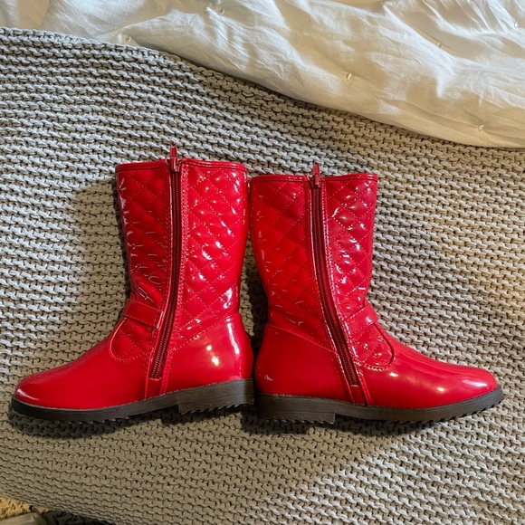 Red Boots - Picture 6 of 7